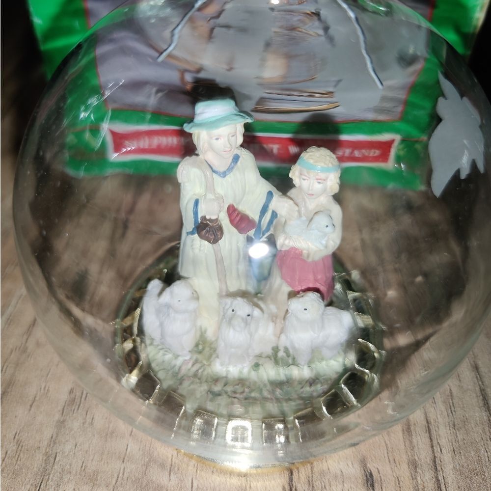 House Of Lloyd Christmas Around The World Shepherd Ornament With Stand 1998 - Picture 4 of 10